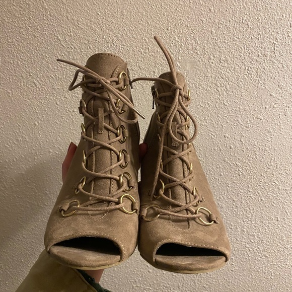 Gray Lace Up Heels - Size 7.5 - Picture 2 of 9